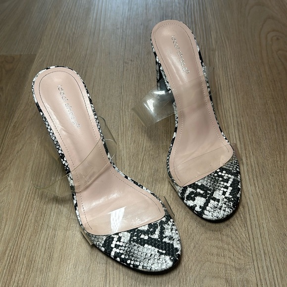 BOOHOO Snake Flat Heel Clear Strap Heels size USA 10 or EU 41 - Picture 6 of 10